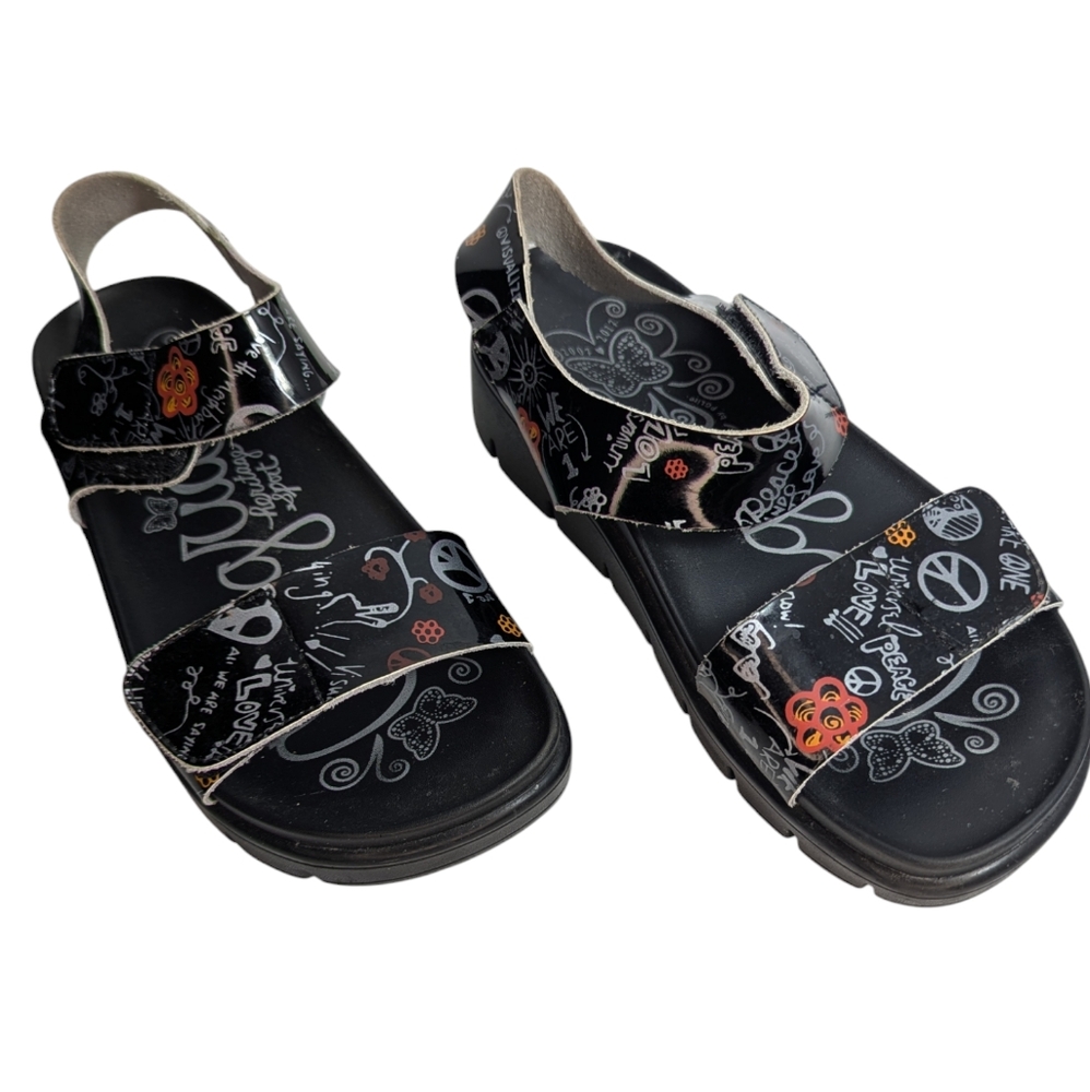 Womens size 5 Algeria sandals